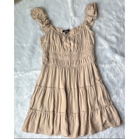 Trixxi  Cream Puff Sleeve Mini Dress SIZE XL - Picture 6 of 9